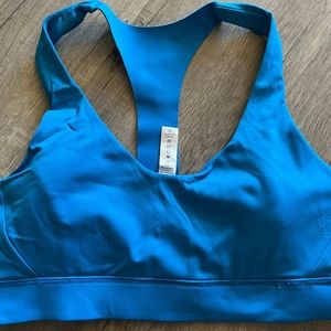 Used Lululemon Break Free Bra Nulux. Size 6 Amalfi Blue